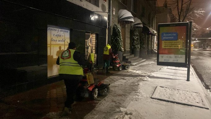 У Харкові задіяли тисячі комунальників для прибирання снігу
